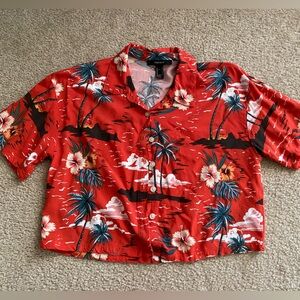 Hawaiian boxed crop button up